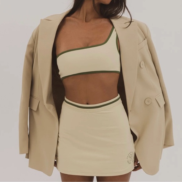 COPY - WeWoreWhat Active Skort (S) & Contrast one shoulder bra (S) RUNS SMALL - Picture 3 of 7